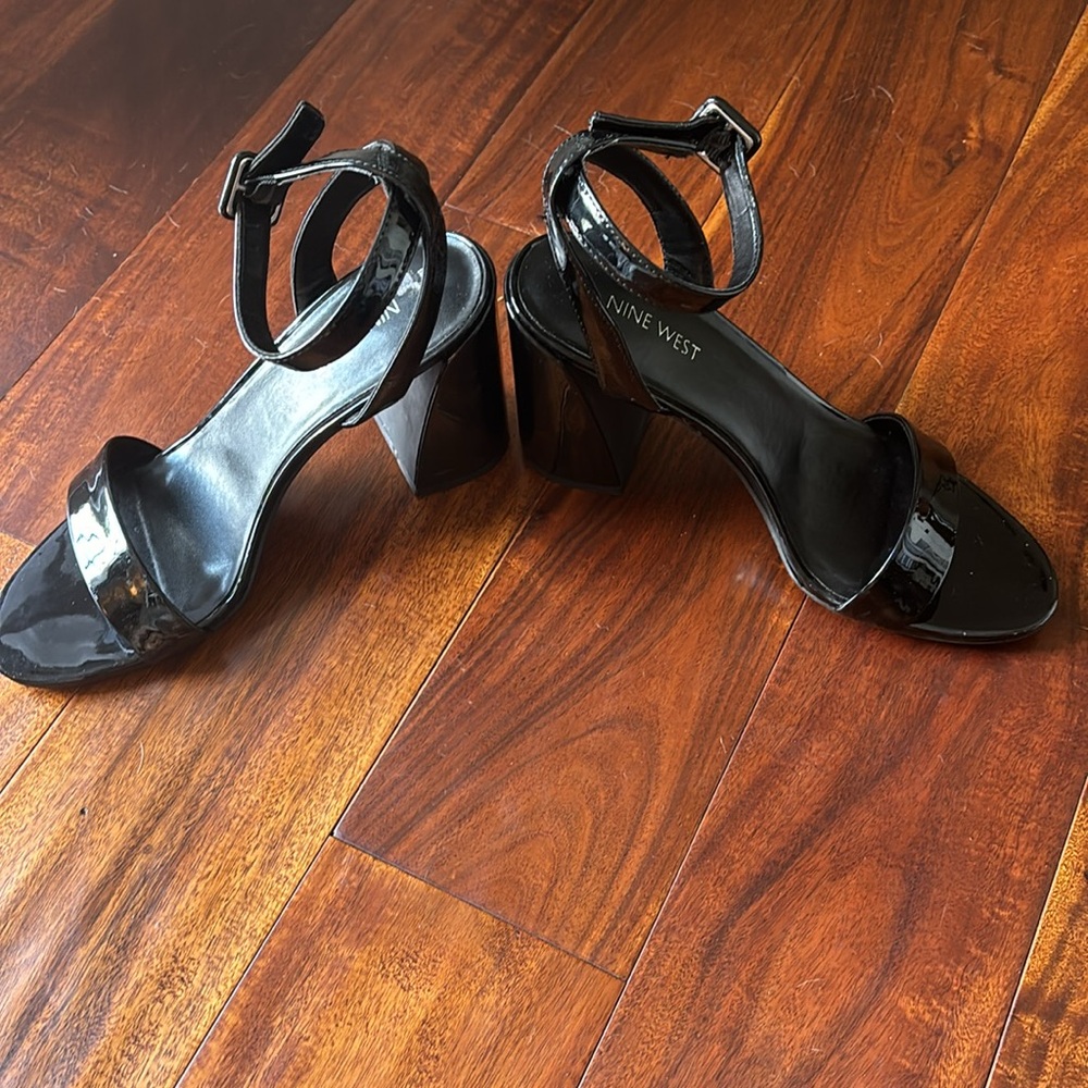 Black chunky heels - Picture 2 of 4